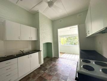 Cobark, Gloucester County - Fireplace, Parking