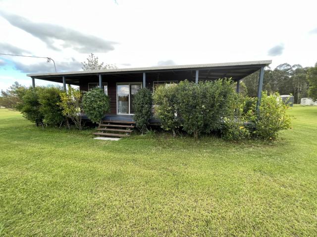 CHARMING COUNTRY COTTAGE PERFECT FOR SIGNLES