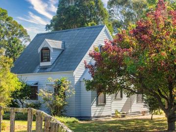 Charming Country Escape with Character and Endless Potential