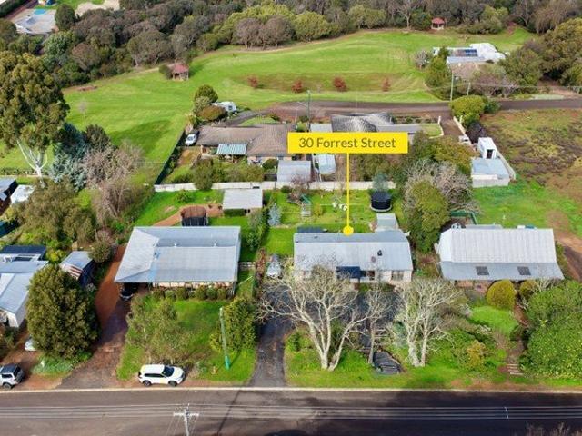 Charming Country Haven with Sweeping Bridgetown Views