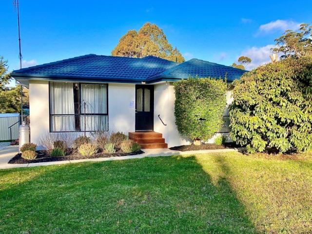 Charming Country Home in a Peaceful Trentham Setting