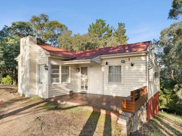 Charming Country Home in Peaceful Hepburn Springs Setting