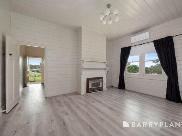 Charming Country Home on 5 Acres – Minutes from Korumburra