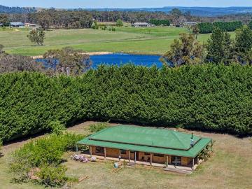 CHARMING COUNTRY HOMESTEAD ON 59.76 HECTARES