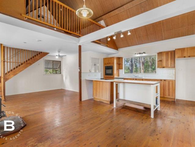 Charming Country Living with Pool 2 Bedroom Home in Wanora