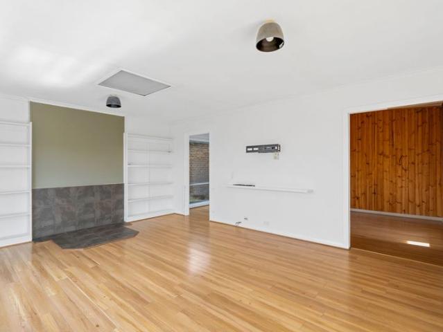 Charming Country Living with Space, Privacy & Character