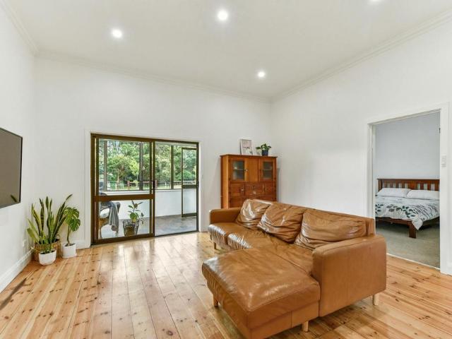 Charming Country Living in Glencoe – Lawn Mowing Included