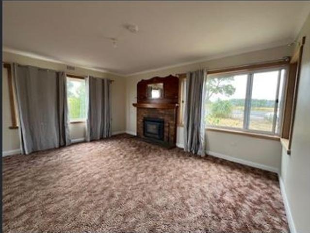 Charming Country Living Just Minutes from Derby!