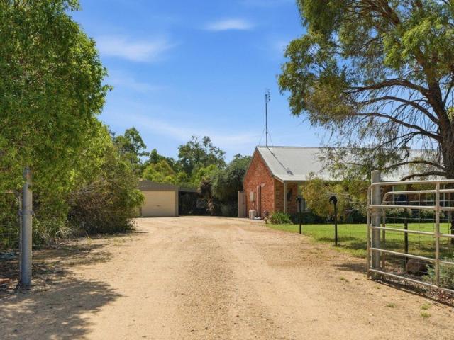 Charming Country Retreat in Narromine
