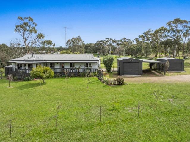 Charming Country Retreat on just over an Acre