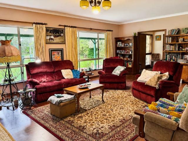 Charming country retreat with flexible living spaces