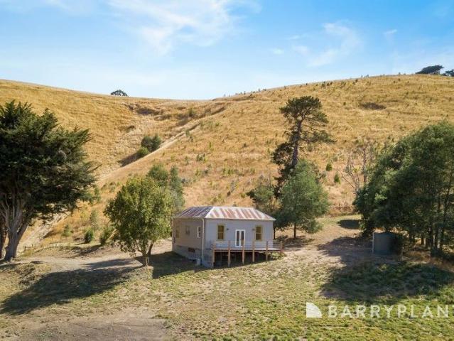 Charming Country Retreat with Room to Dream