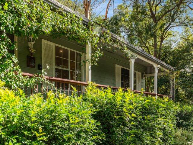 Charming Country Retreat with Studio & River Access in the Heart of Kangaroo Valley