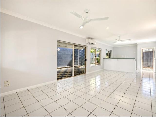 Charming & Cozy Home Within Walking Distance to JCU
