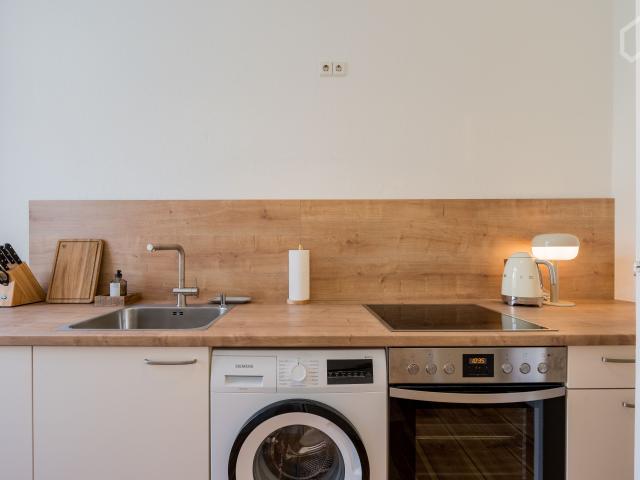 Charming cozy 2 bedroom apartment with balcony in Berlin Prenzlauer Berg next to Schönhauser Allee