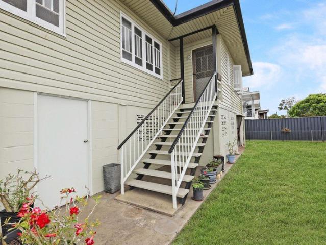 CHARMING CLASSIC HOME IN HIGHLY DESIRABLE LOCATION
