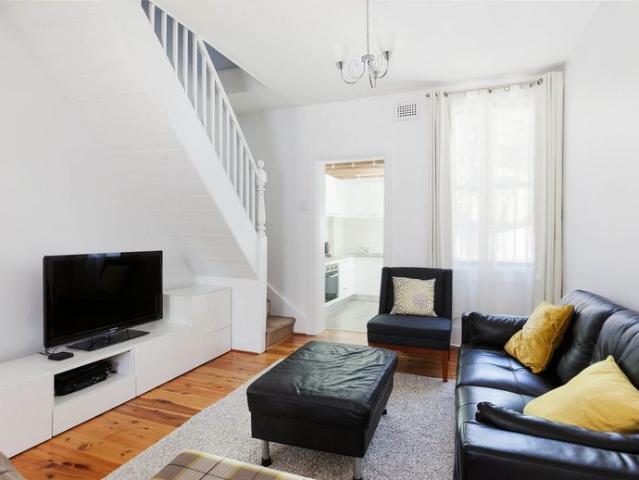 Charming classic terrace in ultra central locale