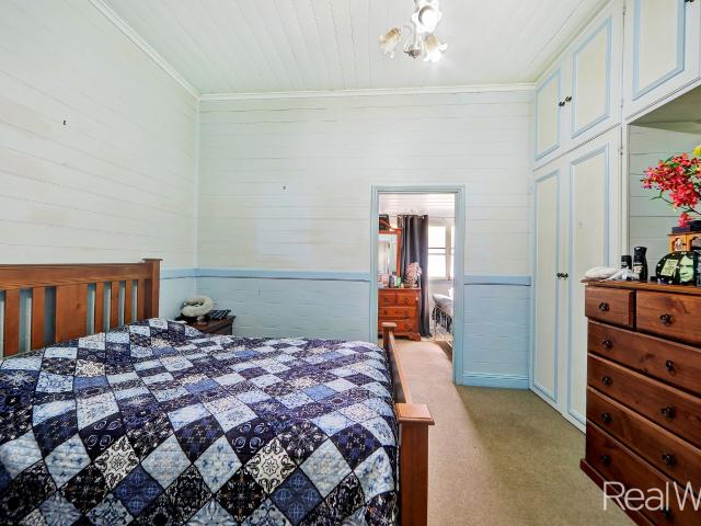 Charming & Cute Queenslander, Centrally located in Bundaberg South