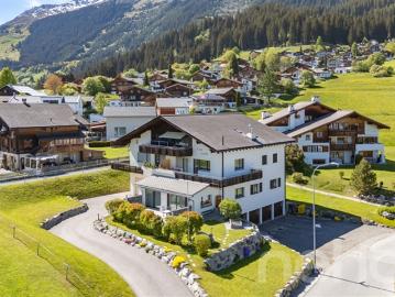 Charming Dachwohnung mit Bergpanorama in Brigels