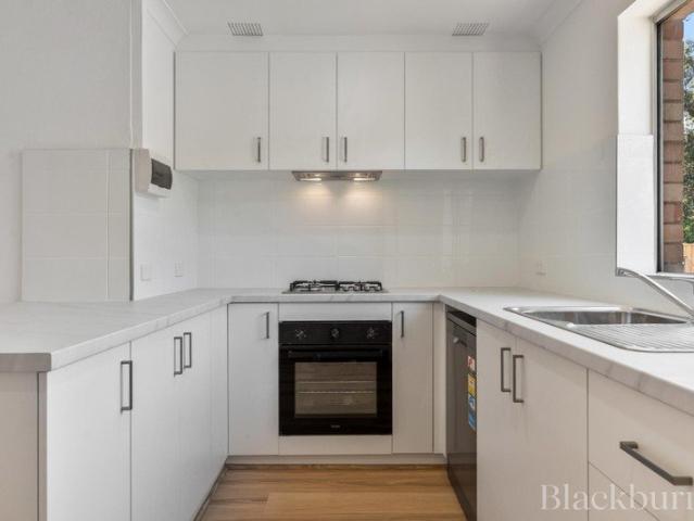 Charming Daglish Unit Awaits You!