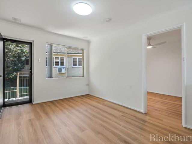 Charming Daglish Unit Awaits You!