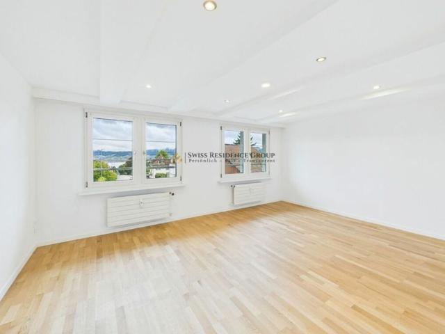 Charming Doppelhaushälfte zur Miete in Küsnacht am Zürichsee