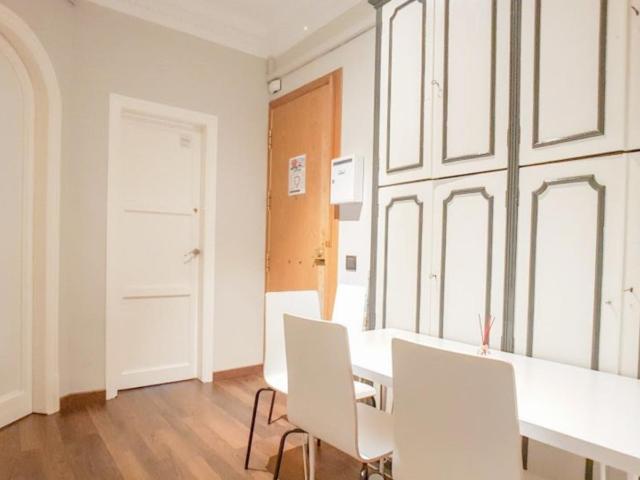 Charming double bedroom in Vila de Gràcia