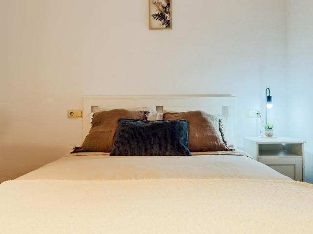 Charming double bedroom in Sants