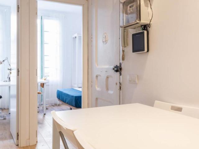 Charming double bedroom near the Pubilla Cases metro