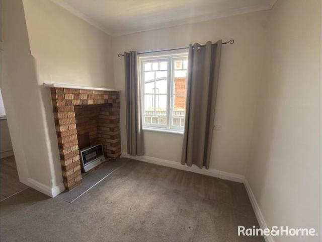 Charming Double Brick Cottage With Versatile Living