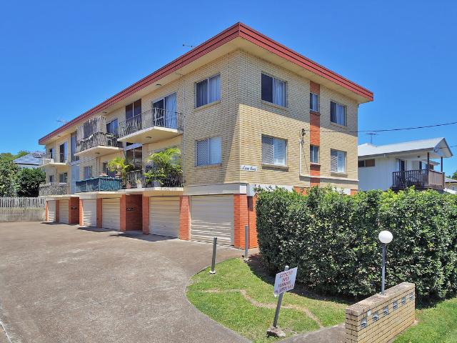 Charming Double Brick Unit in Prime Moorooka Location