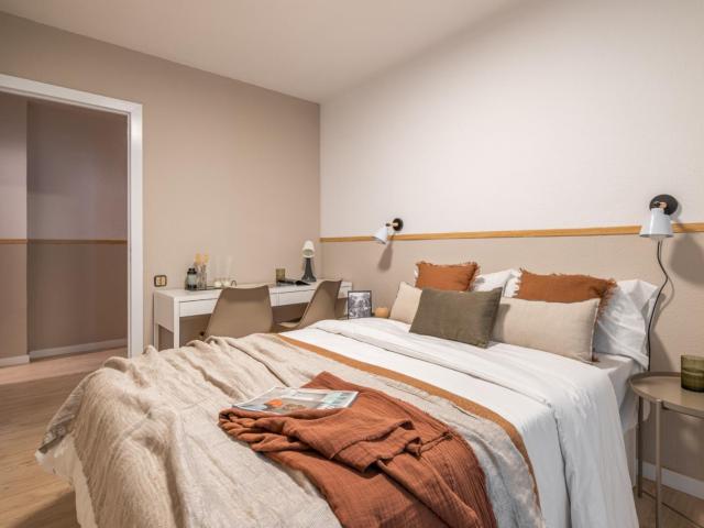 Charming double ensuite bedroom near Parc de Les Aigües