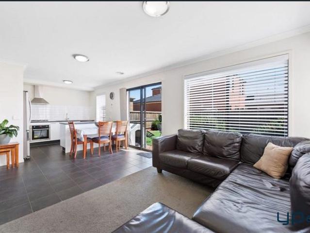 Charming Double Story Home in Prime Family Location!