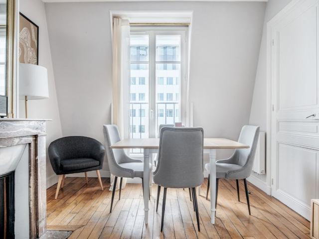 Charming Dupleix Apartment in the Heart of Paris, Paris Amsterdam Apartments for Rent