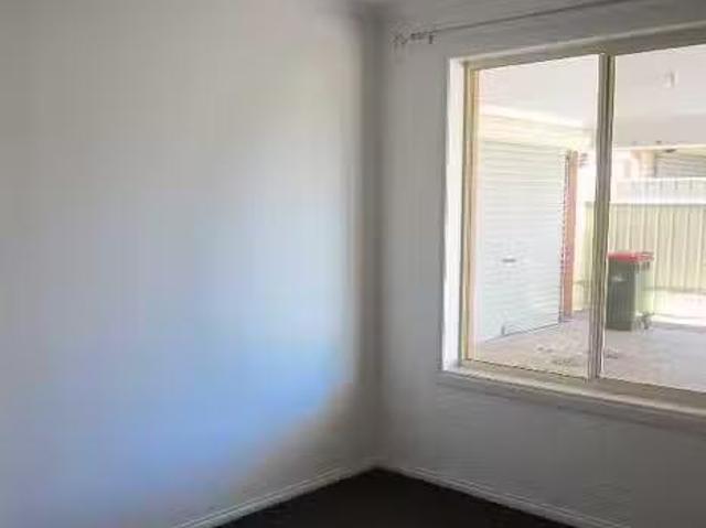 For Rent! E/10 Couche Street, Willaston, SA 5118