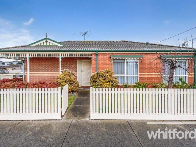 Charming, easy living in a leafy setting