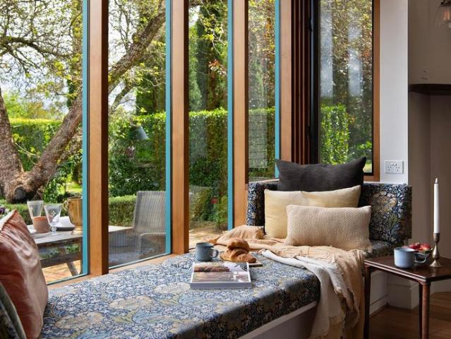 Charming English inspired home in a Private Garden Sanctuary