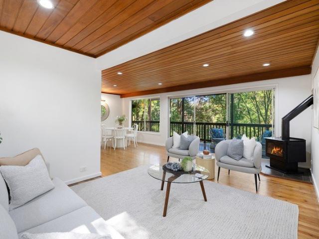 Charming entry level property in child friendly cul de sac