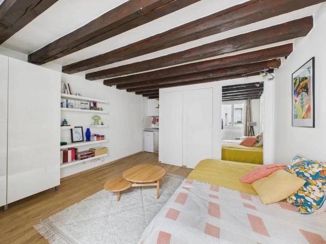 Charming equipped studio in the heart of Marais