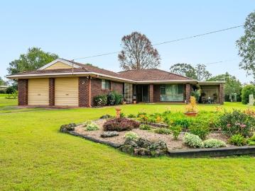 Charming Family Abode on a Generous 2438m² Allotment