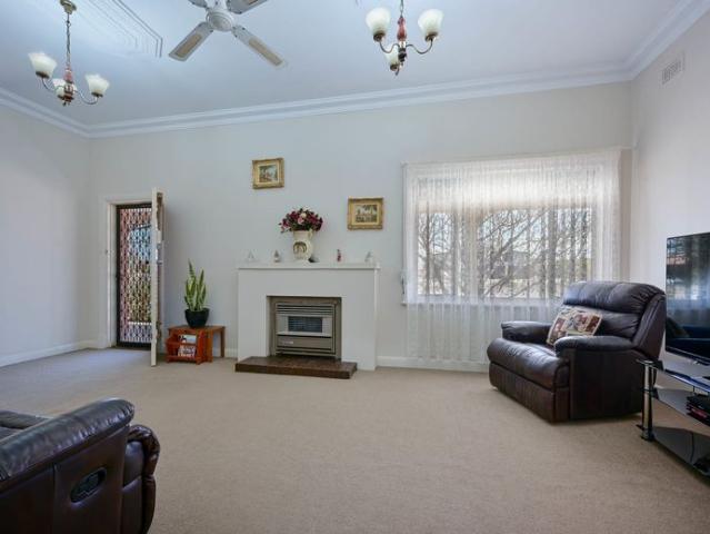 CHARMING FAMILY HOME