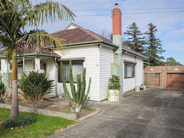 Charming family home with bonus multipurpose space