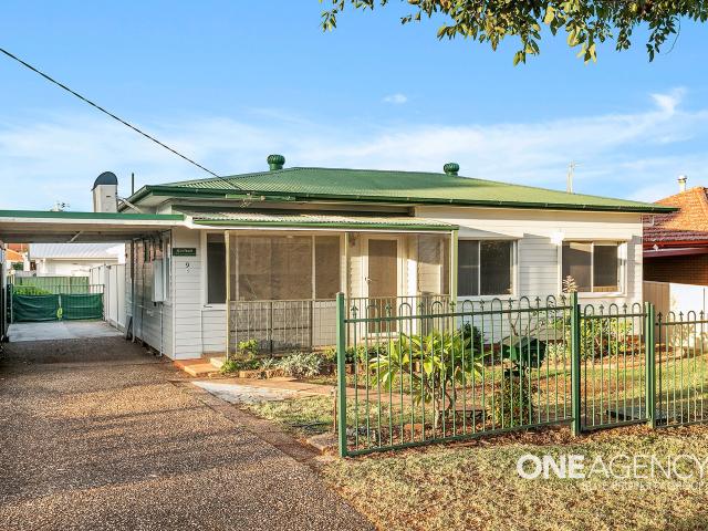 CHARMING FAMILY HOME WITH LAWNS INCLUDED