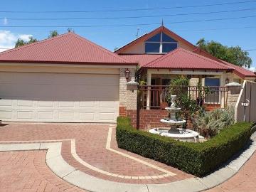 Second Chance! Offer has fallen through back on the market. MAKE AN OFFER!