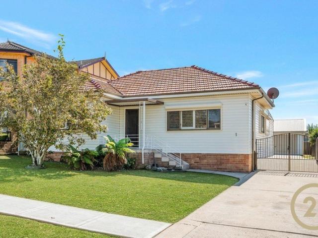 CHARMING FAMILY HOME WITH SPACE, STYLE & VERSATILITY