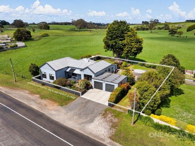 Charming Family Home with Space, Warmth & Country Appeal
