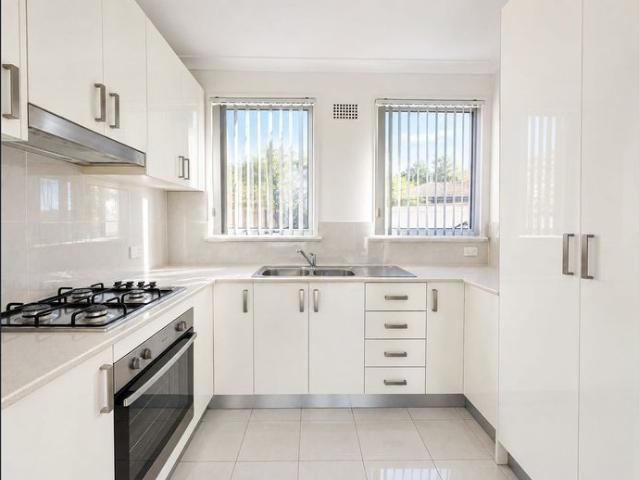 Charming Family Home with Spacious Yard in Prime Hebersham Location!