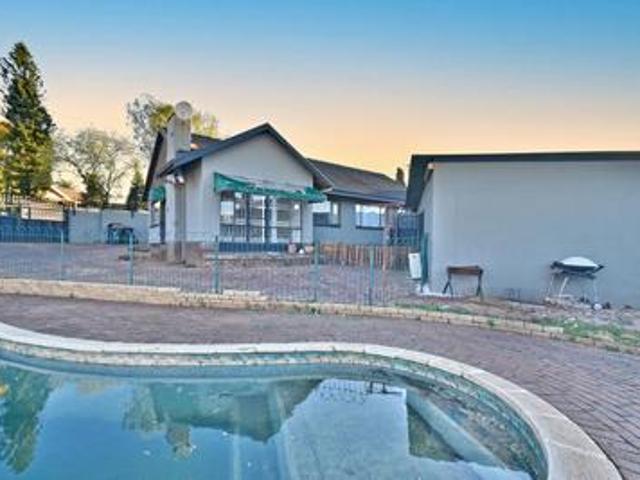 charming family home with 2 income g.