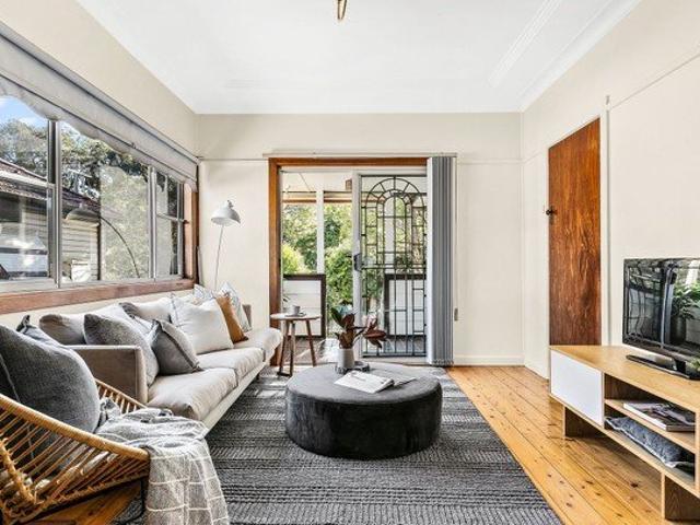 Charming Family Home Close To Station