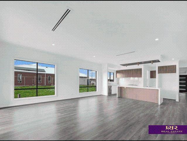 Charming Family Home for Rent in Thornhill